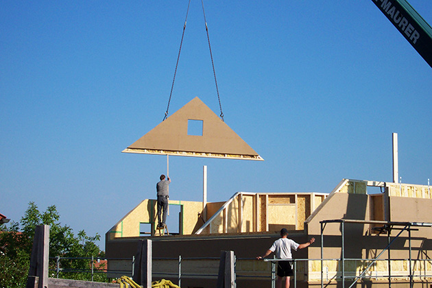 Holzrahmenbau im Entstehen – Holzbau Traub GmbH