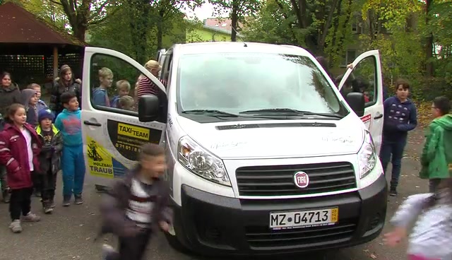 Vorschaubild: Bus der Pestalozzischule Göppingen – Video ansehen